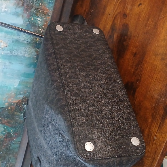 Michael Kors Black Logo Saffiano LeatherTote Bag PRICE IS FIRM!! - Picture 11 of 13